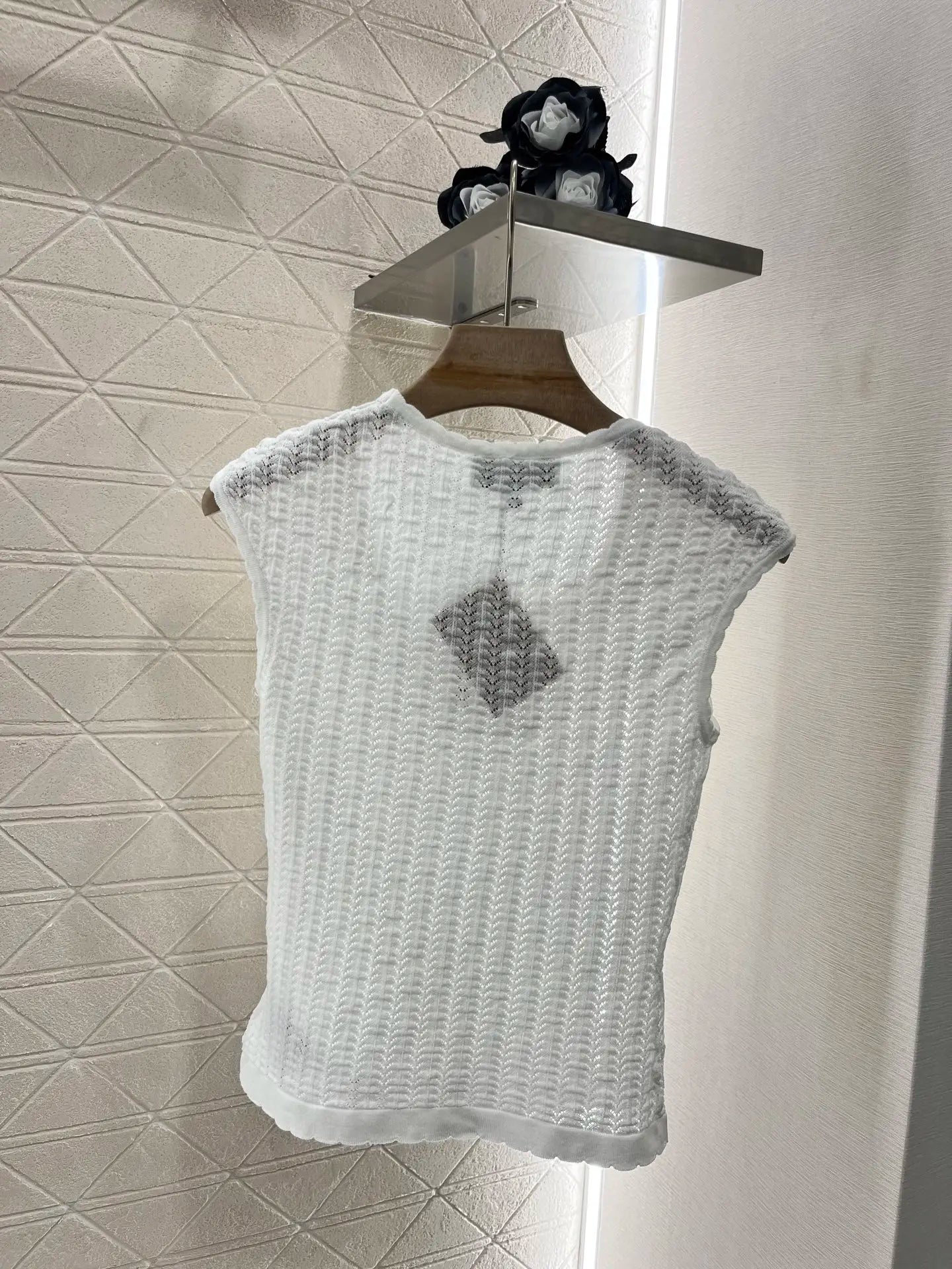Hollow Pattern Wave Edge Knitted Tank Top