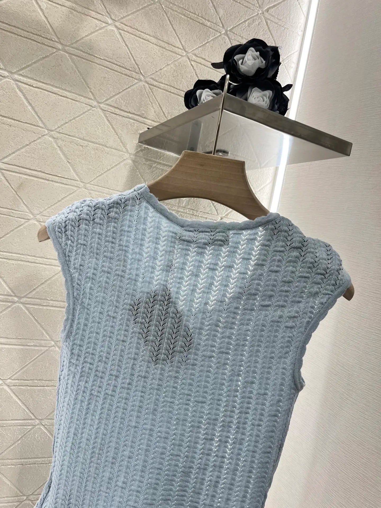 Hollow Pattern Wave Edge Knitted Tank Top